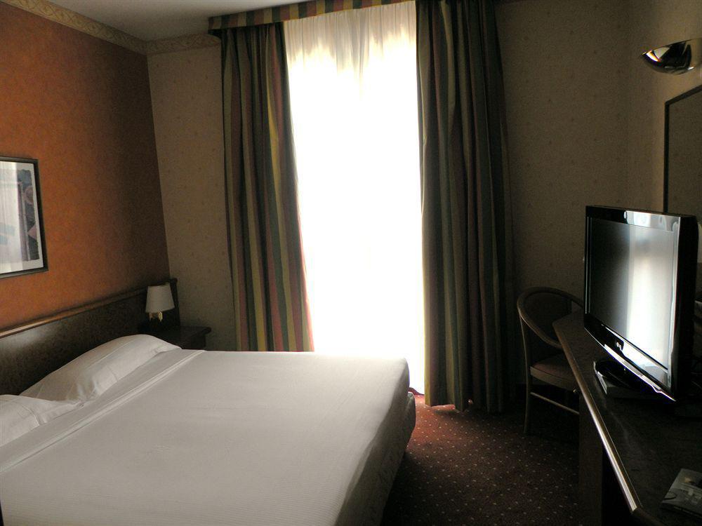 Meditur Hotel Pisa Migliarino Pisano Extérieur photo